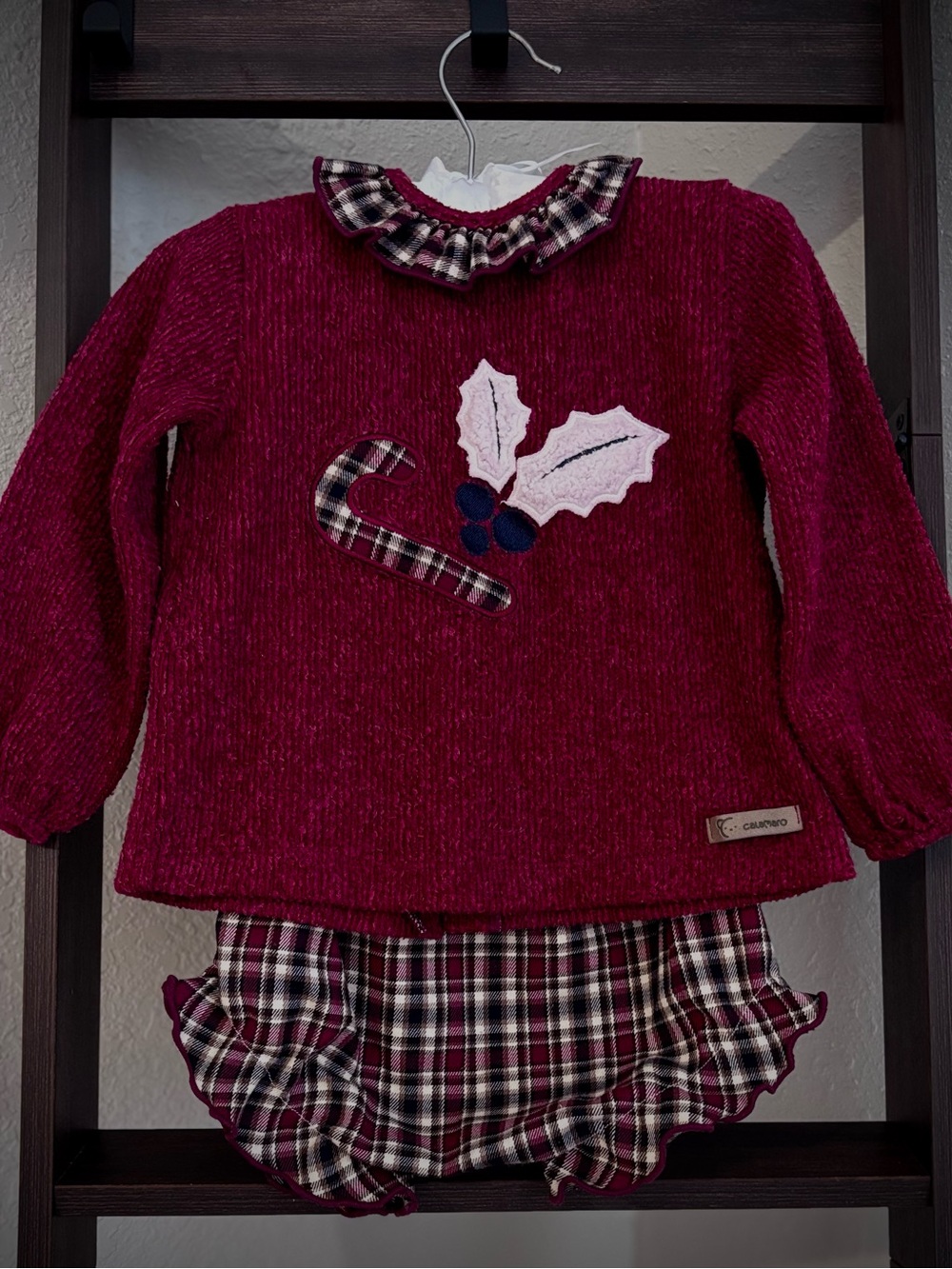 Spanish set brand Calamaro.
Holiday Chenille Top & Plaid Bloomer Set - Bur